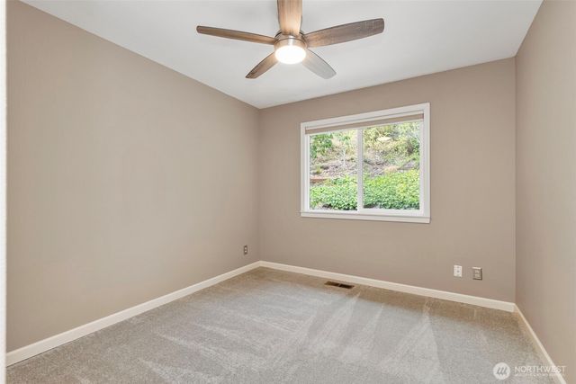 7685 Esther Place NW, Silverdale, WA 98383