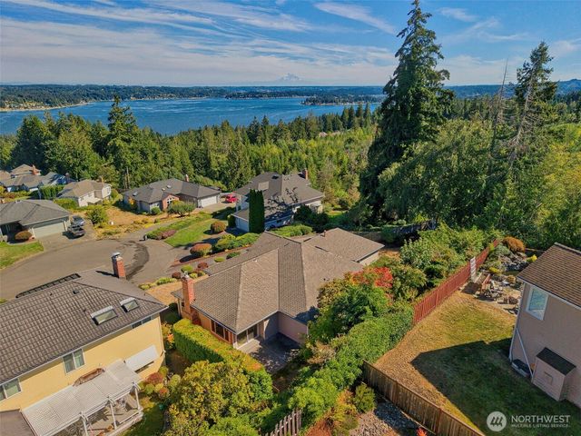 7685 Esther Place NW, Silverdale, WA 98383
