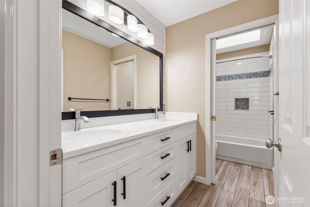 7685 Esther Place NW, Silverdale, WA 98383