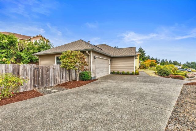 7685 Esther Place NW, Silverdale, WA 98383