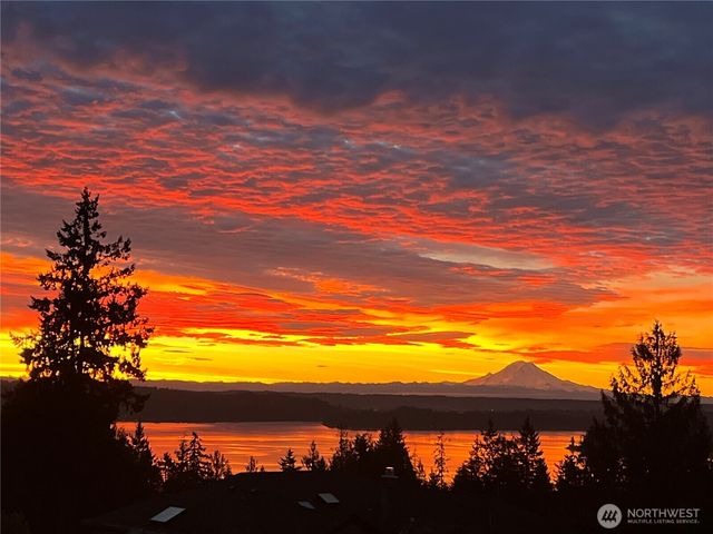7685 Esther Place NW, Silverdale, WA 98383