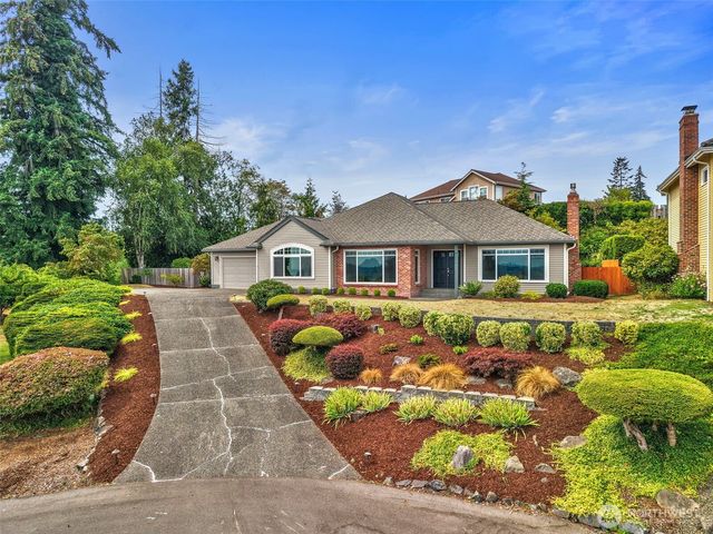 7685 Esther Place NW, Silverdale, WA 98383