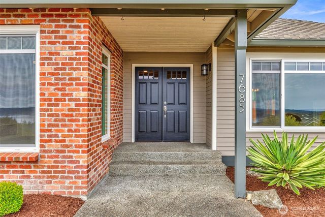 7685 Esther Place NW, Silverdale, WA 98383