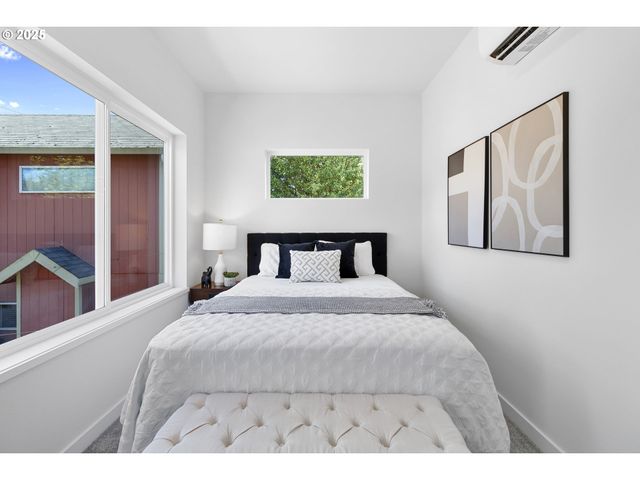 6914 N SWIFT St, Portland, OR 97203