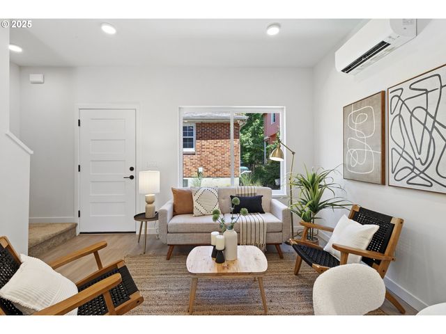 6914 N SWIFT St, Portland, OR 97203