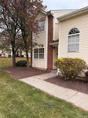 25 Woodlake Drive, Middletown, NY 10940
