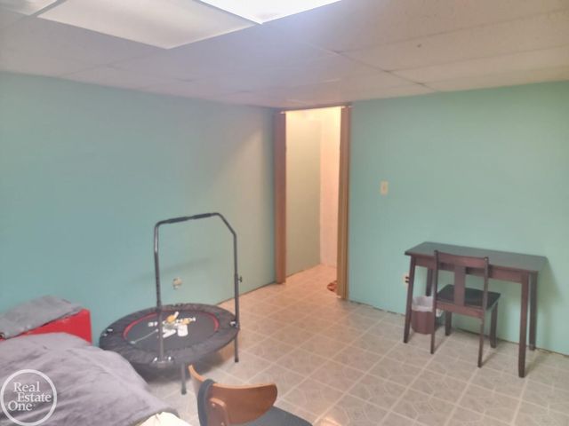 24151 Meadowbridge Drive 81, Clinton Township, MI 48035