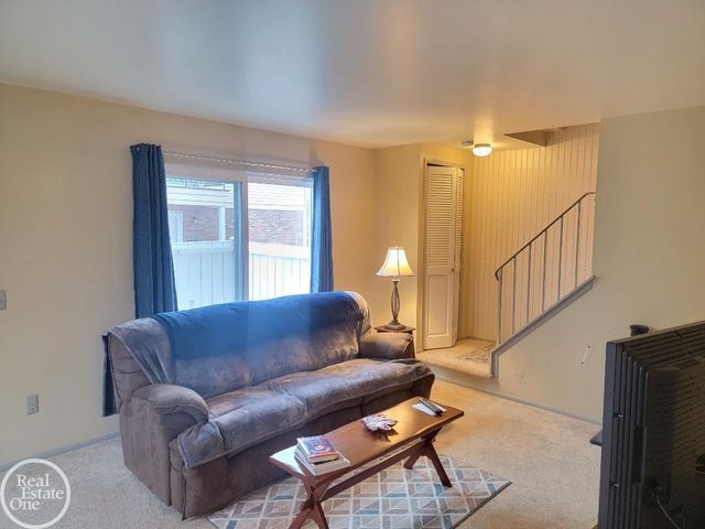 24151 Meadowbridge Drive 81, Clinton Township, MI 48035