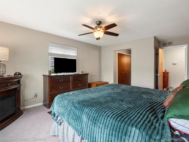 953 Country Club Drive, St. Clair Shores, MI 48082