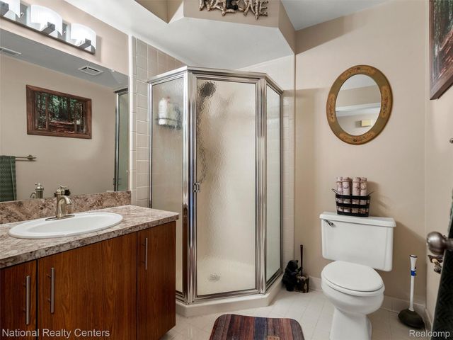 953 Country Club Drive, St. Clair Shores, MI 48082