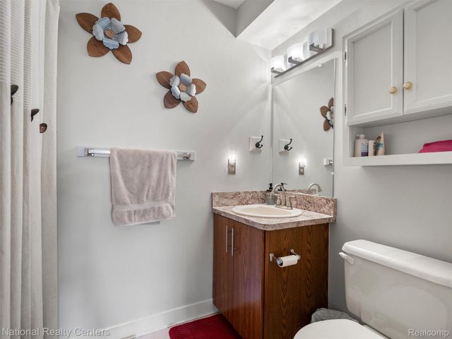 953 Country Club Drive, St. Clair Shores, MI 48082