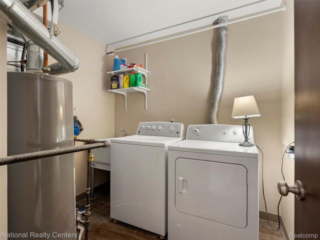 953 Country Club Drive, St. Clair Shores, MI 48082