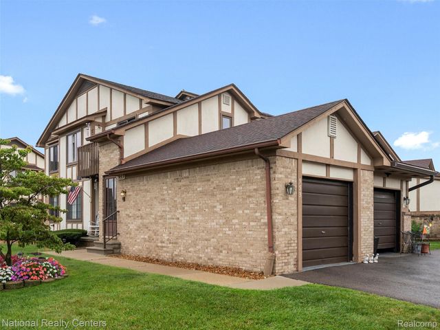 953 Country Club Drive, St. Clair Shores, MI 48082