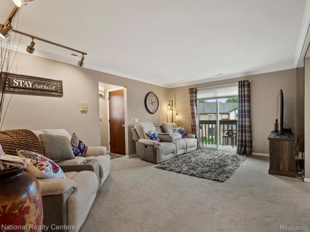 953 Country Club Drive, St. Clair Shores, MI 48082