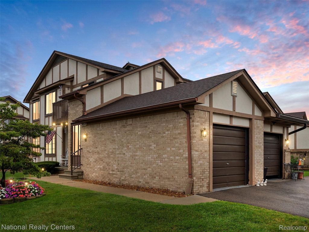 953 Country Club Drive, St. Clair Shores, MI 48082