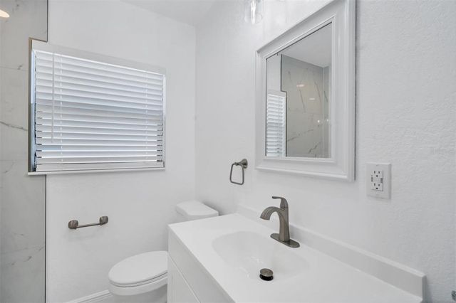 7824 STARKEY ROAD, Seminole, FL 33777