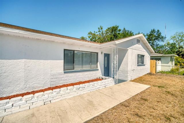 7824 STARKEY ROAD, Seminole, FL 33777