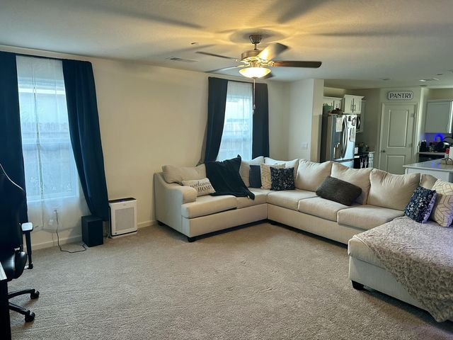 1138 E Packwood Avenue, Visalia, CA 93292