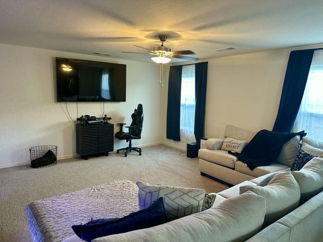 1138 E Packwood Avenue, Visalia, CA 93292