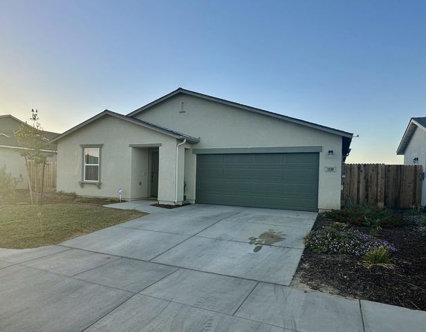 1138 E Packwood Avenue, Visalia, CA 93292