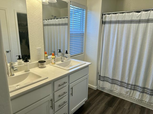 1138 E Packwood Avenue, Visalia, CA 93292