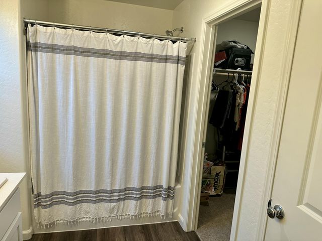 1138 E Packwood Avenue, Visalia, CA 93292