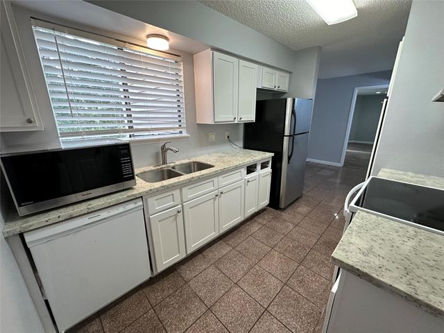 6701 Sands Point Drive 66, Houston, TX 77074