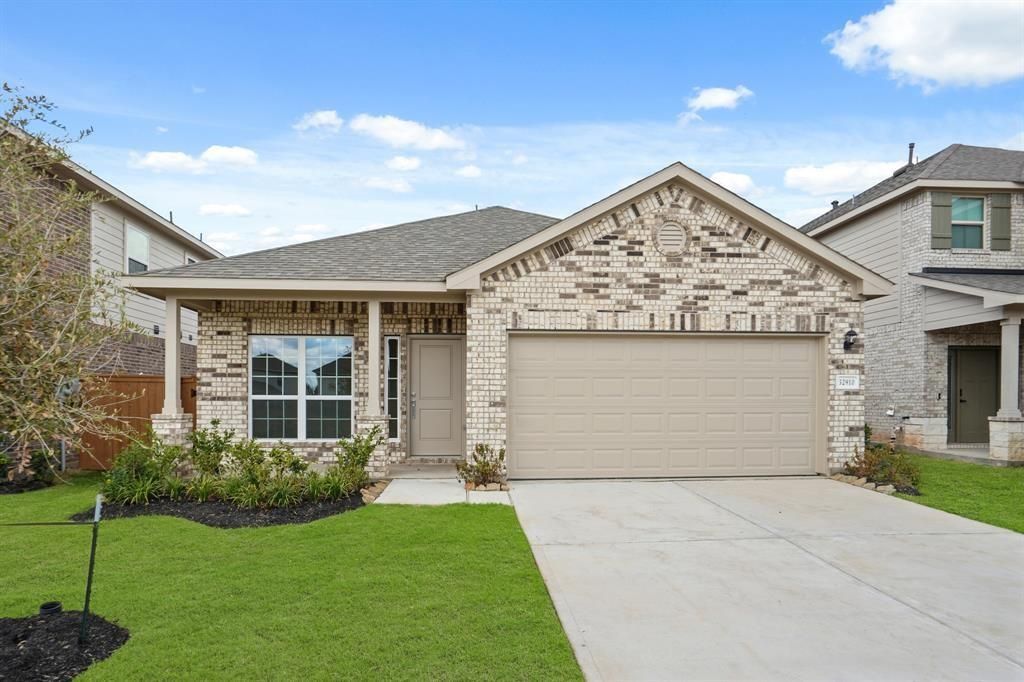 32910 Ruthie Dean Drive, Brookshire, TX 77423
