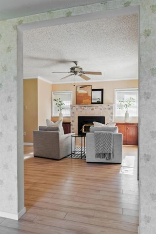 450 W Alluvial Avenue, Clovis, CA 93611