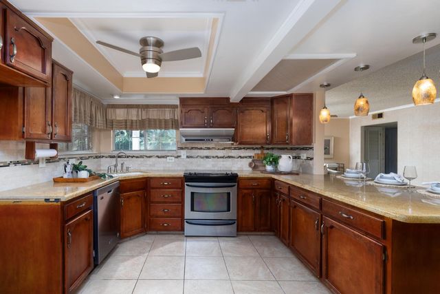 450 W Alluvial Avenue, Clovis, CA 93611