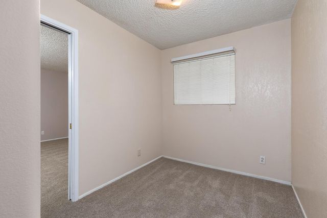 450 W Alluvial Avenue, Clovis, CA 93611