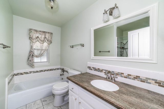 450 W Alluvial Avenue, Clovis, CA 93611