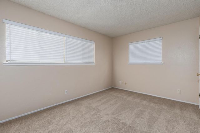 450 W Alluvial Avenue, Clovis, CA 93611