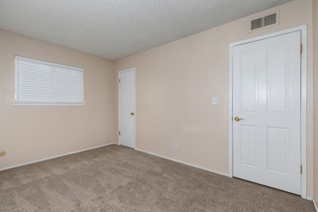 450 W Alluvial Avenue, Clovis, CA 93611