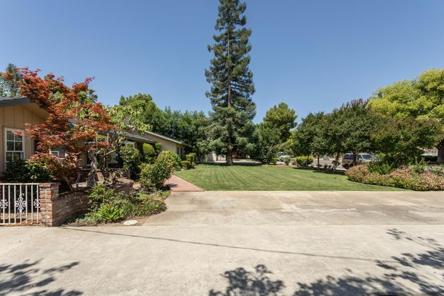 450 W Alluvial Avenue, Clovis, CA 93611