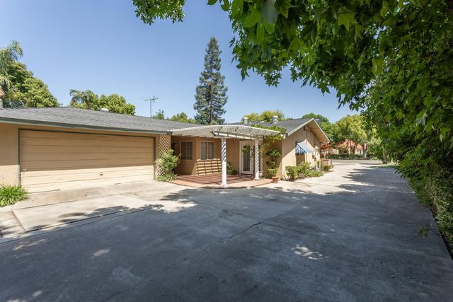 450 W Alluvial Avenue, Clovis, CA 93611