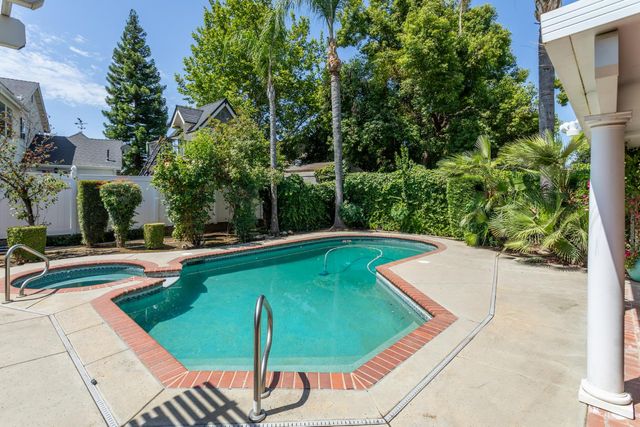 450 W Alluvial Avenue, Clovis, CA 93611