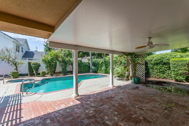 450 W Alluvial Avenue, Clovis, CA 93611