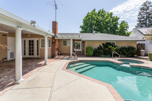 450 W Alluvial Avenue, Clovis, CA 93611