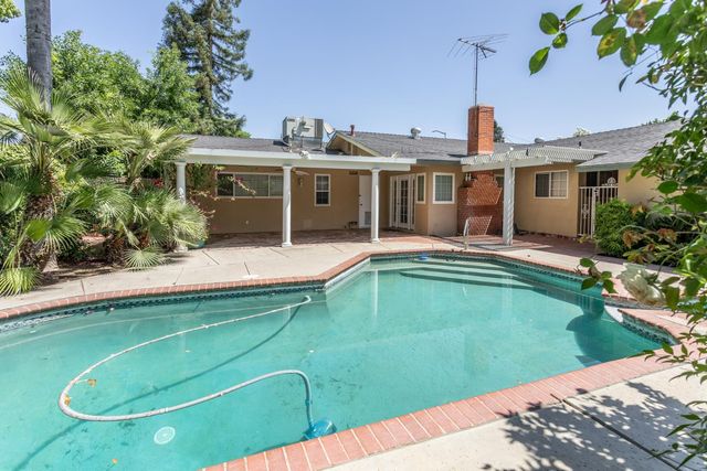 450 W Alluvial Avenue, Clovis, CA 93611