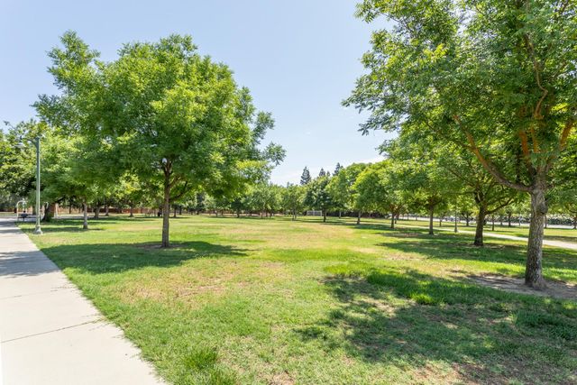 450 W Alluvial Avenue, Clovis, CA 93611