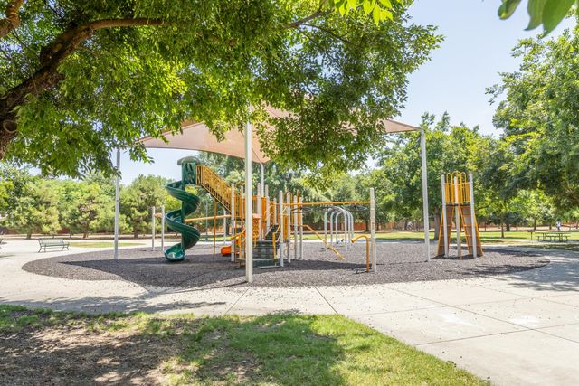 450 W Alluvial Avenue, Clovis, CA 93611