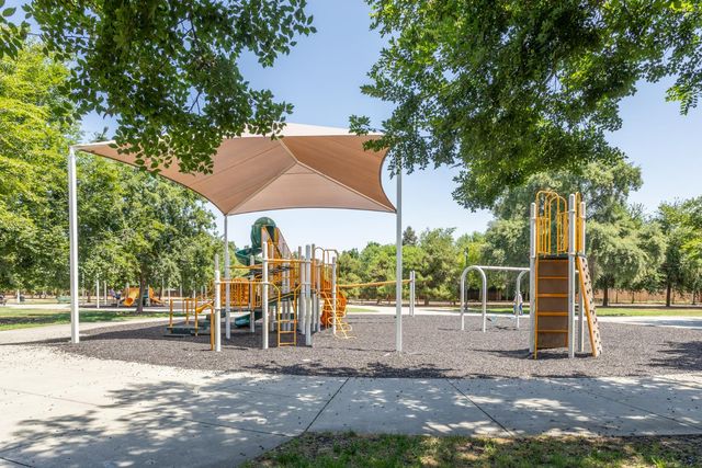 450 W Alluvial Avenue, Clovis, CA 93611