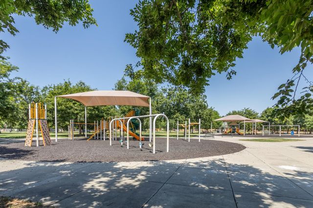 450 W Alluvial Avenue, Clovis, CA 93611