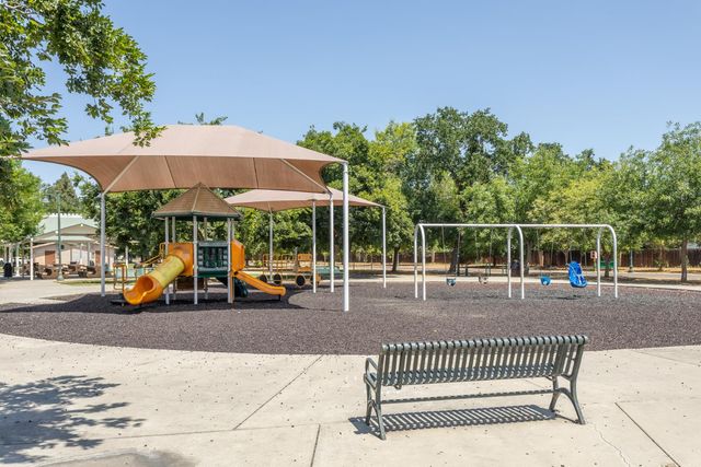 450 W Alluvial Avenue, Clovis, CA 93611