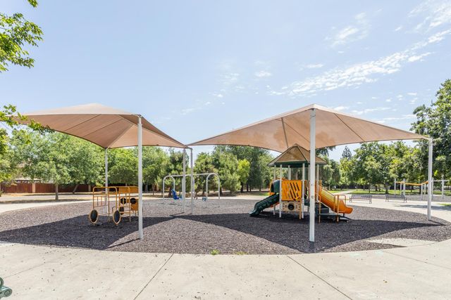 450 W Alluvial Avenue, Clovis, CA 93611