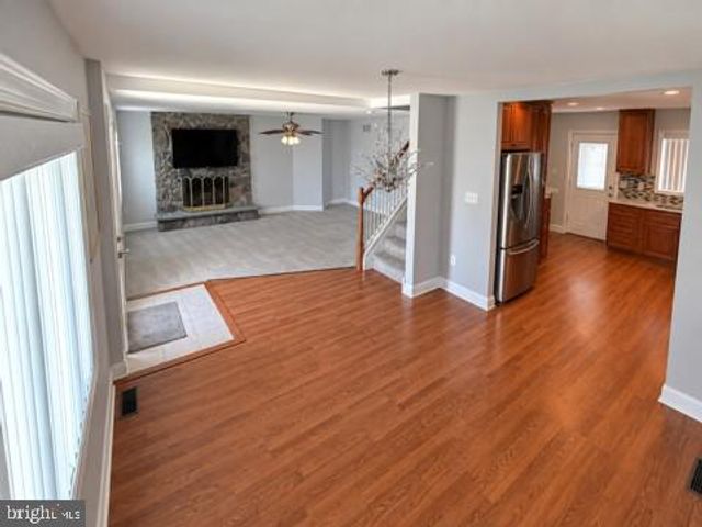 432 EDGEWOOD AVE, Folsom, PA 19033
