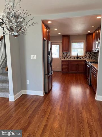 432 EDGEWOOD AVE, Folsom, PA 19033