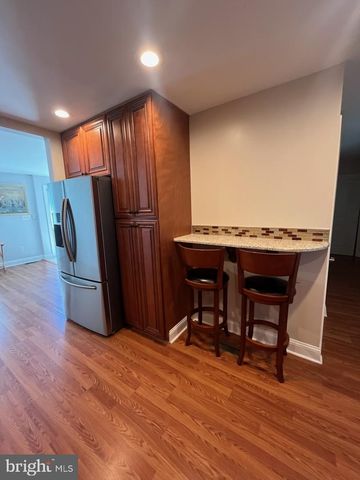 432 EDGEWOOD AVE, Folsom, PA 19033