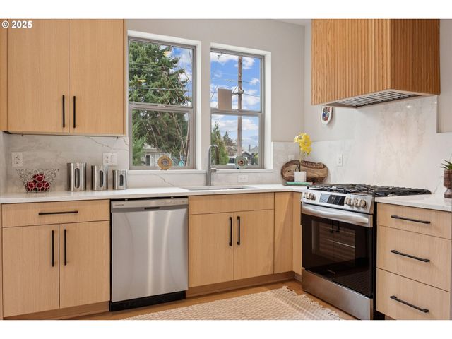 4834 Ne 9TH Ave 4838, Portland, OR 97211